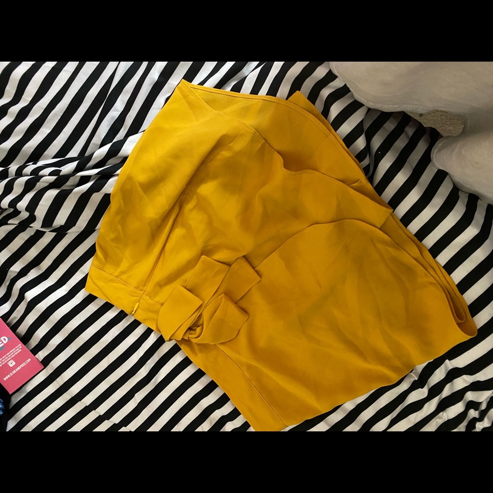 Yellow skort